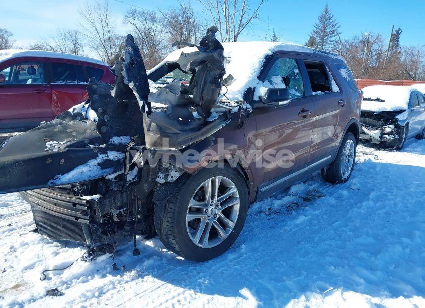 Photo 2 of 2017 Ford Explorer XLT (VIN 1FM5K8D89HGA42115)