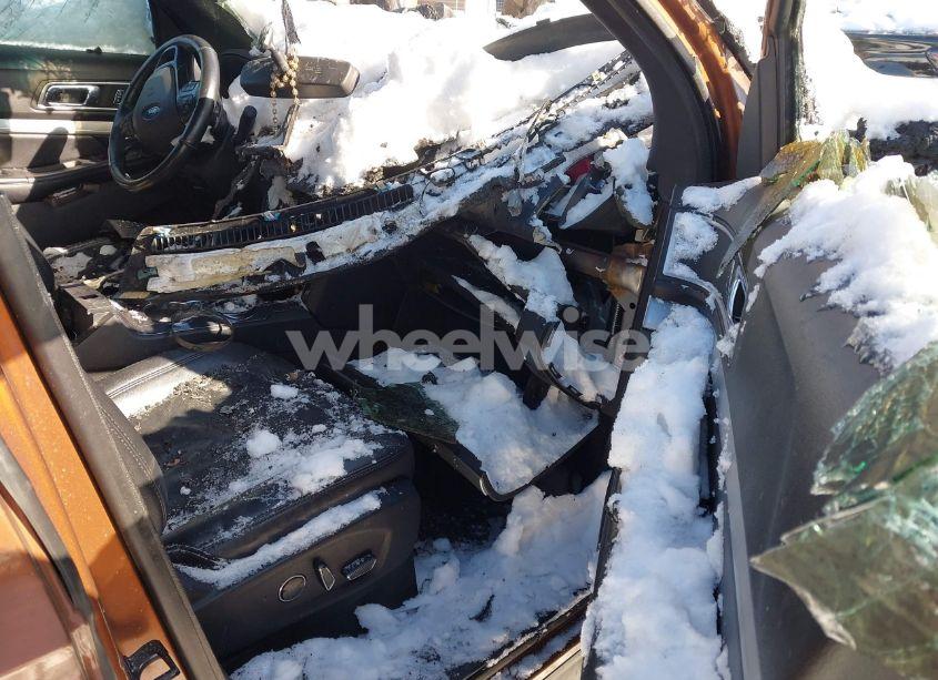 Photo 5 of 2017 Ford Explorer XLT (VIN 1FM5K8D89HGA42115)