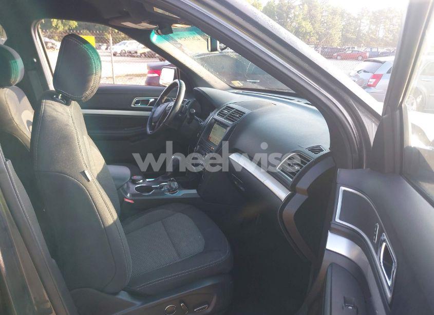 Photo 5 of 2017 Ford Explorer XLT (VIN 1FM5K8D89HGA56502)