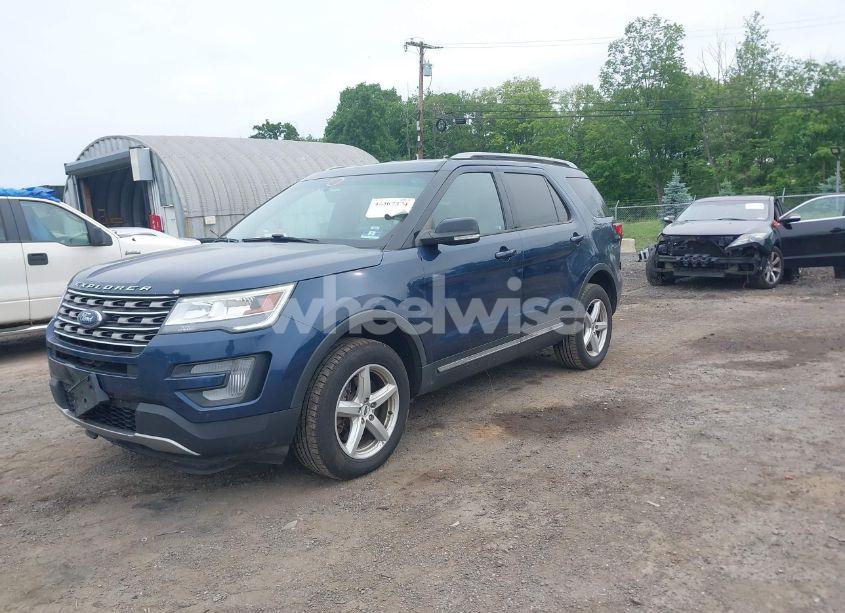 Photo 2 of 2017 Ford Explorer XLT (VIN 1FM5K8D89HGB26435)