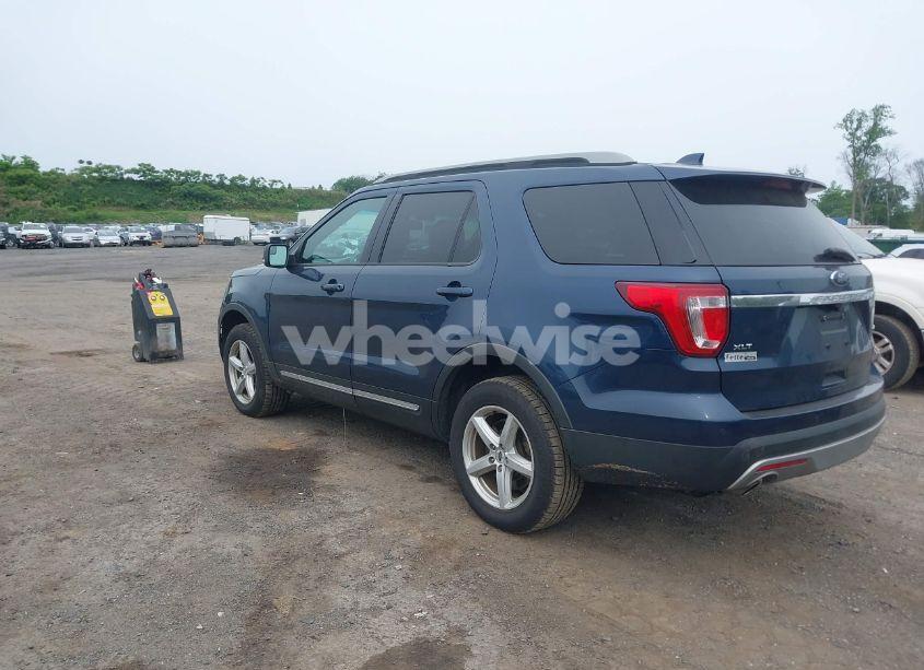 Photo 3 of 2017 Ford Explorer XLT (VIN 1FM5K8D89HGB26435)