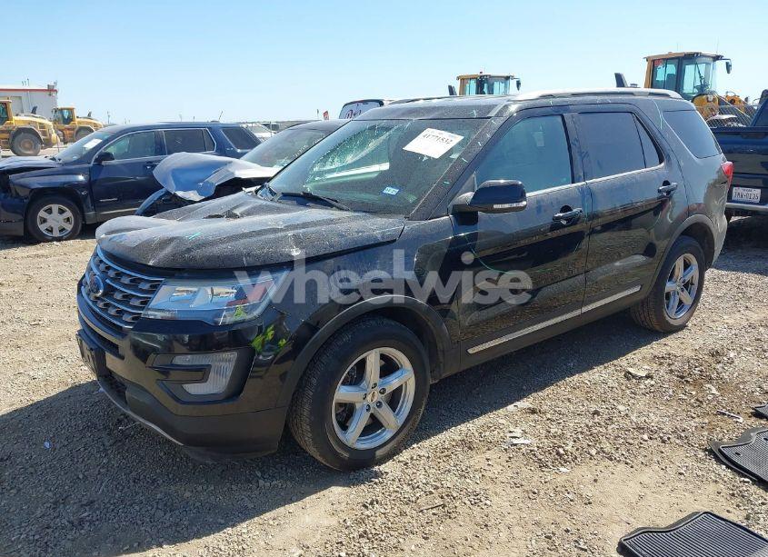 Photo 2 of 2017 Ford Explorer XLT (VIN 1FM5K8D89HGC22470)