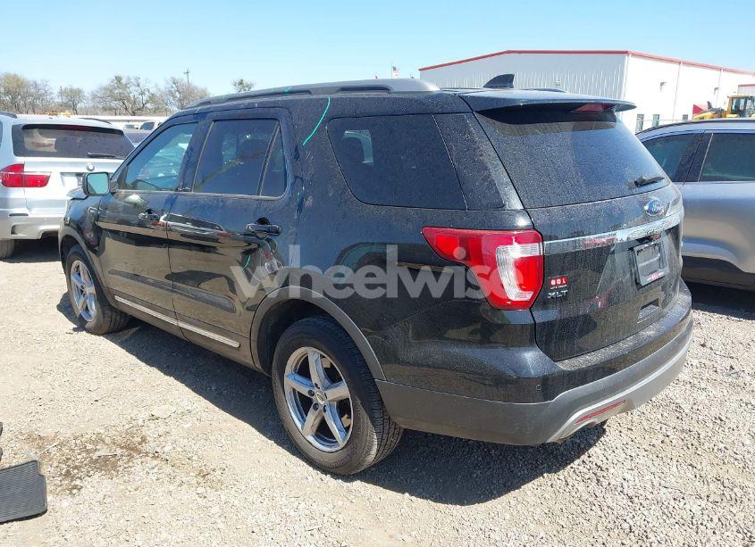 Photo 3 of 2017 Ford Explorer XLT (VIN 1FM5K8D89HGC22470)