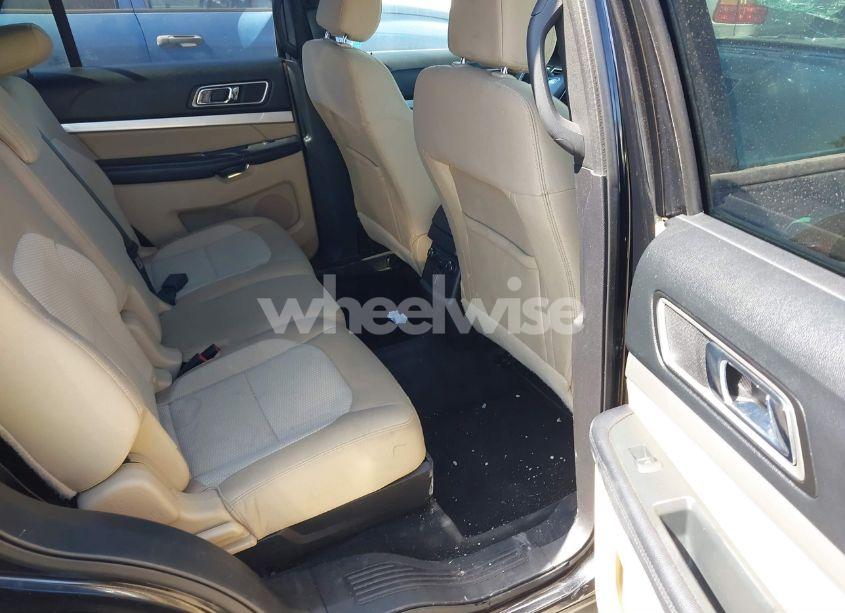 Photo 8 of 2017 Ford Explorer XLT (VIN 1FM5K8D89HGC22470)