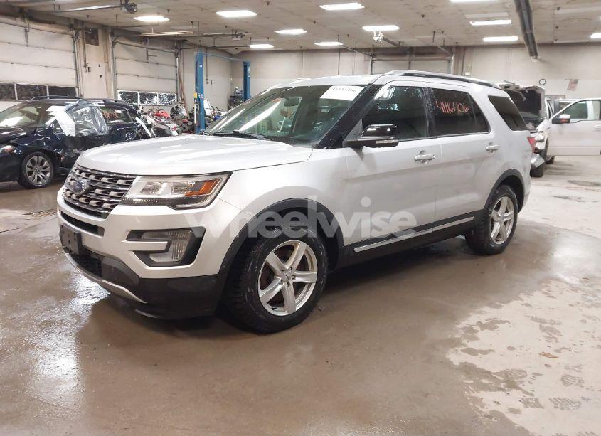 Photo 2 of 2017 Ford Explorer XLT (VIN 1FM5K8D89HGD09012)