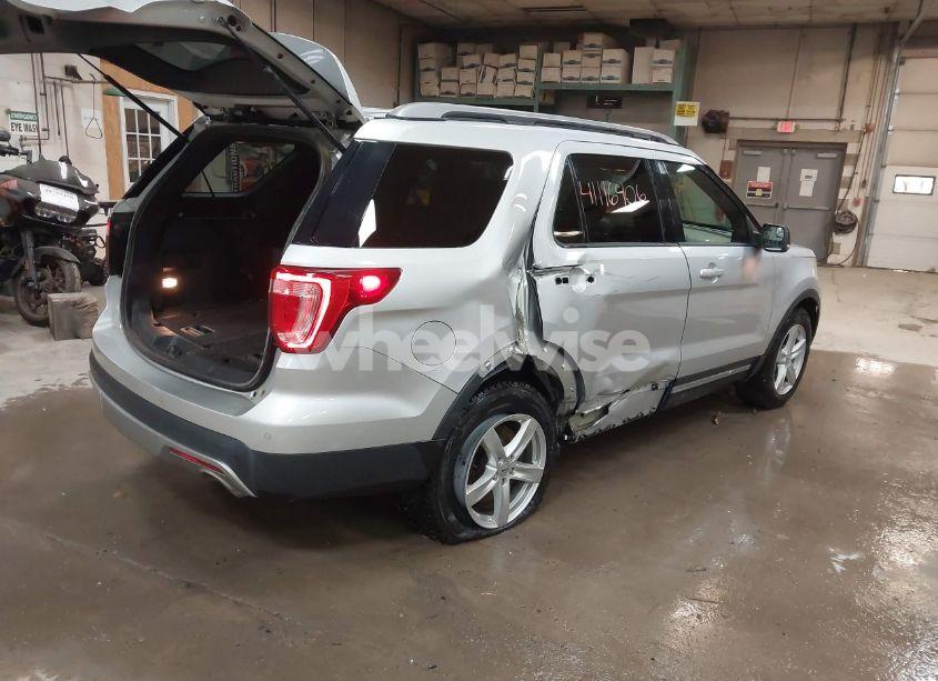 Photo 4 of 2017 Ford Explorer XLT (VIN 1FM5K8D89HGD09012)