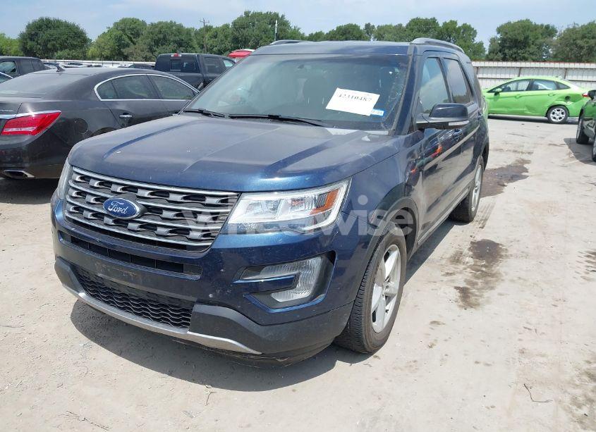 Photo 2 of 2017 Ford Explorer XLT (VIN 1FM5K8D89HGD57156)
