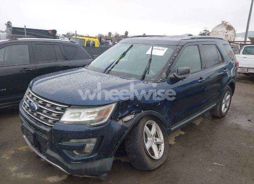 Photo 2 of 2017 Ford Explorer XLT (VIN 1FM5K8D89HGD64902)