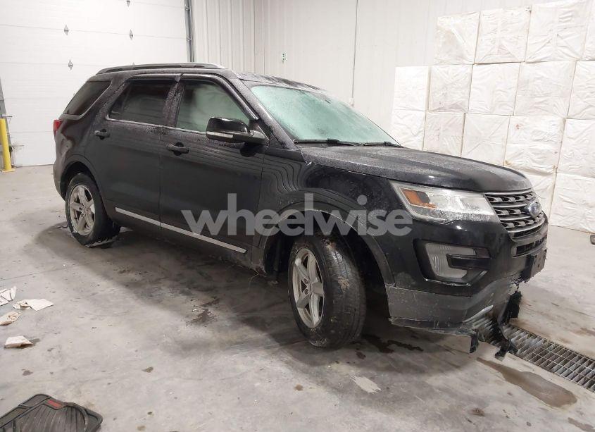 2017 Ford Explorer XLT (VIN 1FM5K8D89HGD75138) main photo