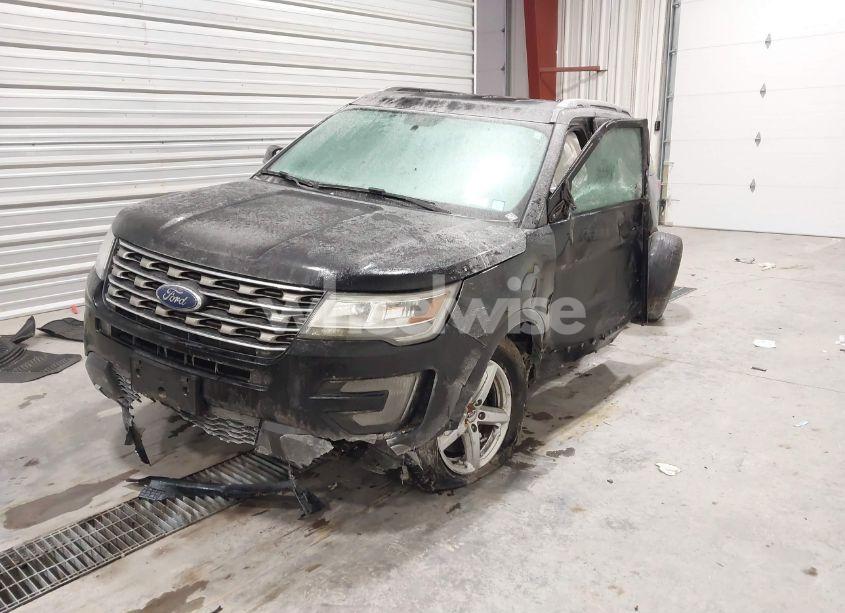 Photo 2 of 2017 Ford Explorer XLT (VIN 1FM5K8D89HGD75138)