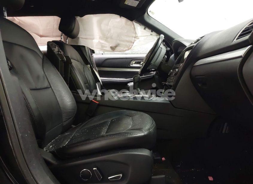 Photo 5 of 2017 Ford Explorer XLT (VIN 1FM5K8D89HGD75138)