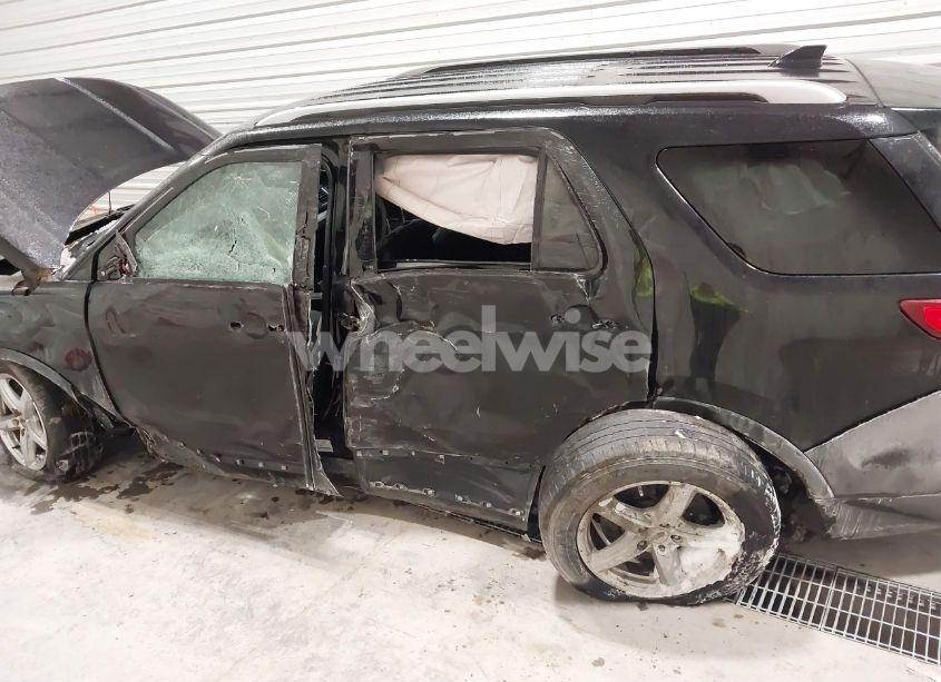 Photo 6 of 2017 Ford Explorer XLT (VIN 1FM5K8D89HGD75138)