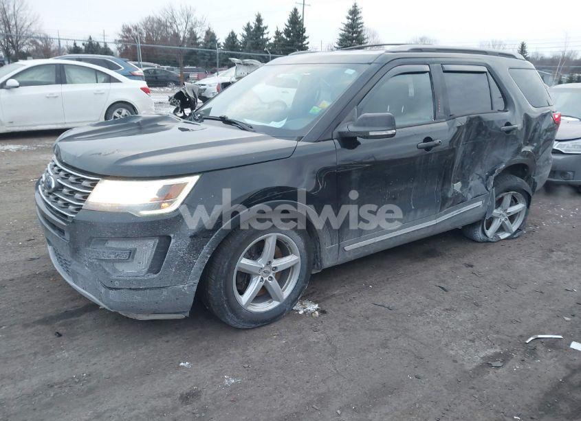 Photo 2 of 2017 Ford Explorer XLT (VIN 1FM5K8D89HGD97771)