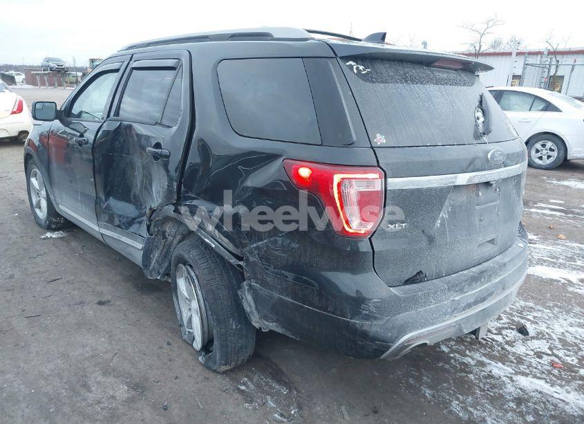 Photo 3 of 2017 Ford Explorer XLT (VIN 1FM5K8D89HGD97771)