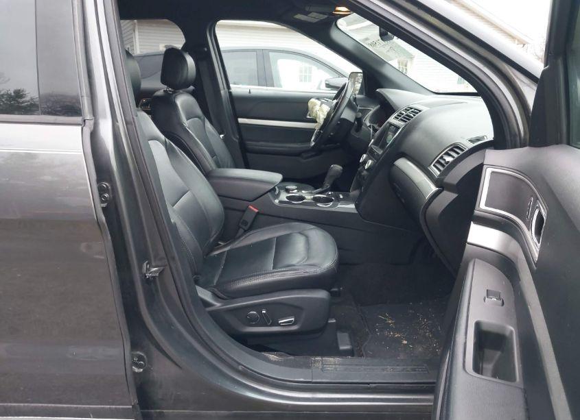 Photo 5 of 2017 Ford Explorer XLT (VIN 1FM5K8D89HGE41445)