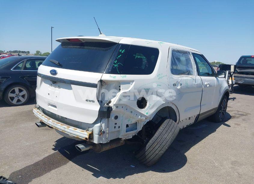 Photo 6 of 2018 Ford Explorer XLT (VIN 1FM5K8D89JGA10366)