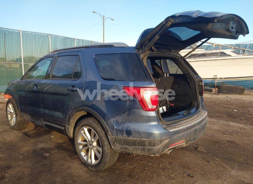 Photo 3 of 2018 Ford Explorer XLT (VIN 1FM5K8D89JGA54108)