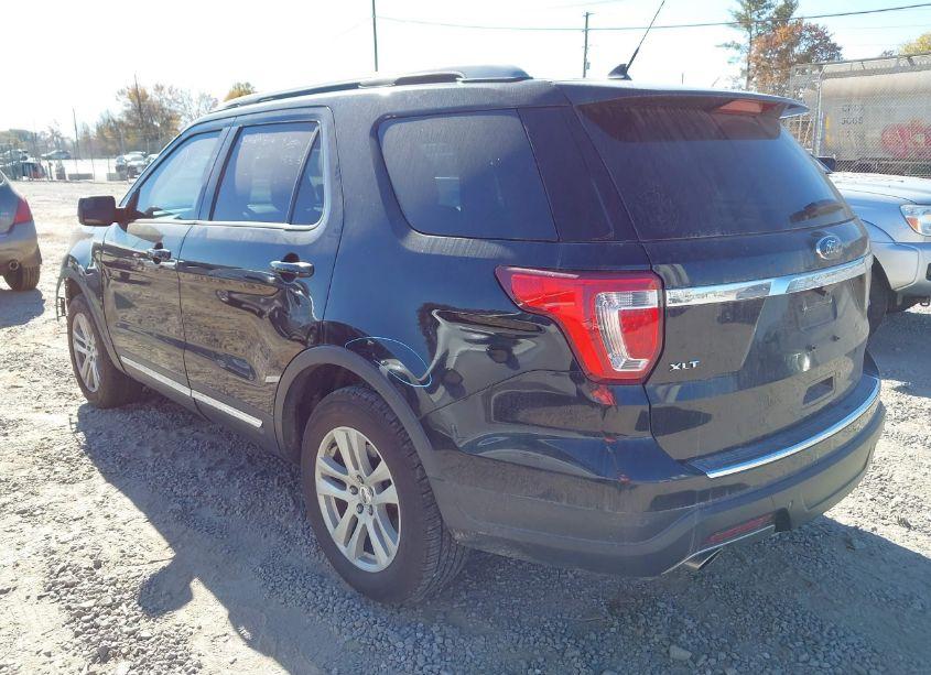 Photo 3 of 2018 Ford Explorer XLT (VIN 1FM5K8D89JGA57073)