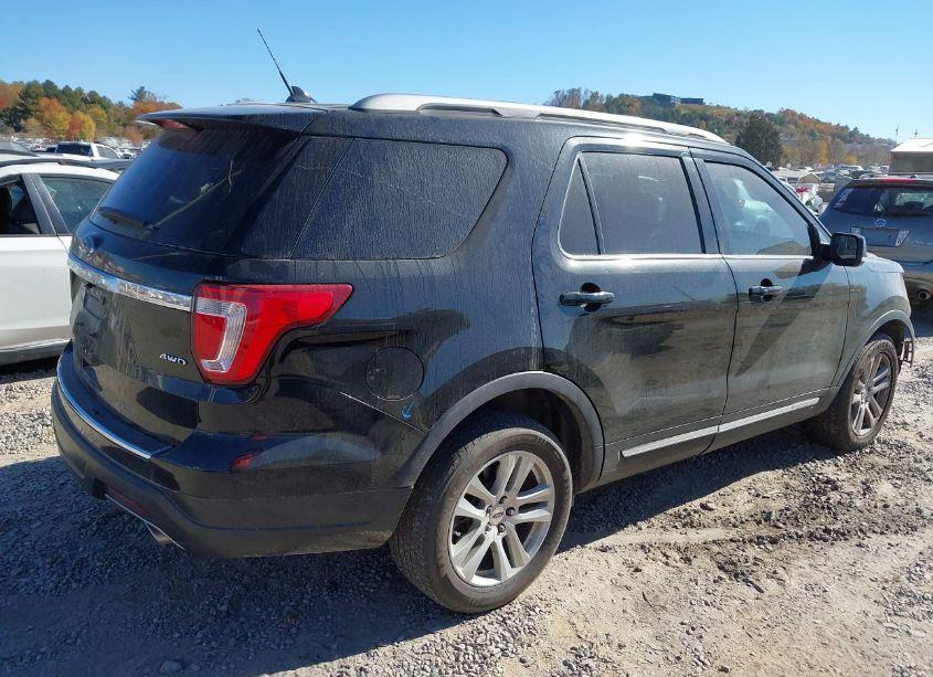 Photo 4 of 2018 Ford Explorer XLT (VIN 1FM5K8D89JGA57073)