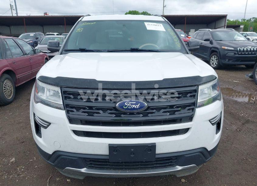 Photo 12 of 2018 Ford Explorer XLT (VIN 1FM5K8D89JGA73757)