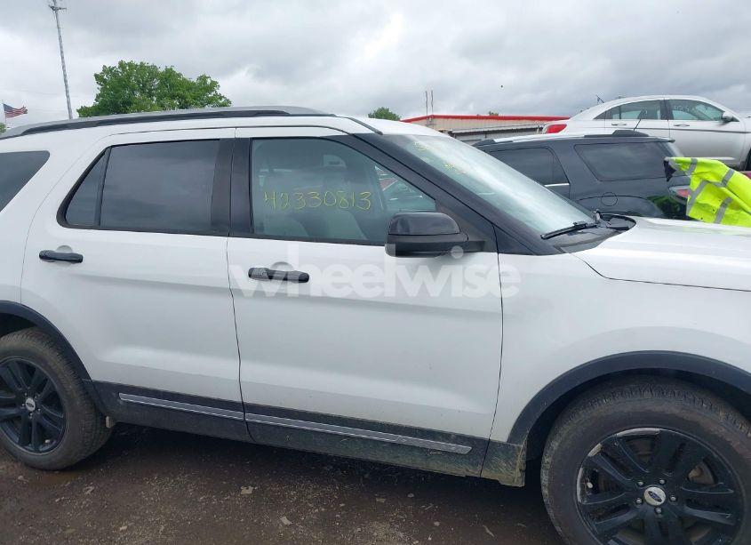 Photo 13 of 2018 Ford Explorer XLT (VIN 1FM5K8D89JGA73757)