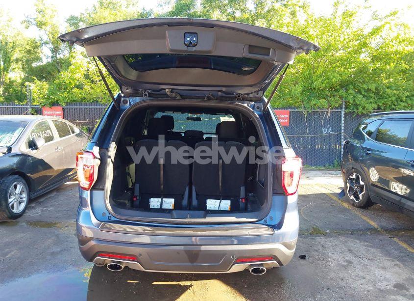 Photo 17 of 2018 Ford Explorer XLT (VIN 1FM5K8D89JGB30748)