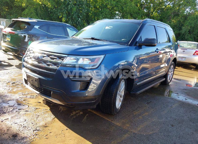Photo 2 of 2018 Ford Explorer XLT (VIN 1FM5K8D89JGB30748)