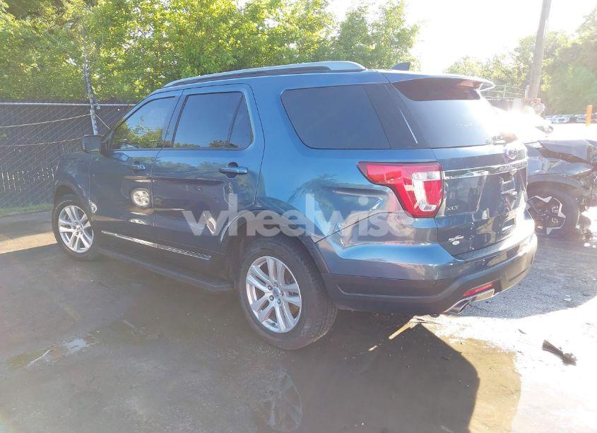 Photo 3 of 2018 Ford Explorer XLT (VIN 1FM5K8D89JGB30748)