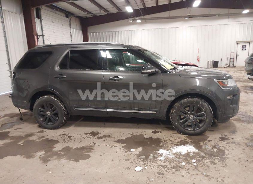 Photo 13 of 2018 Ford Explorer XLT (VIN 1FM5K8D89JGB37117)