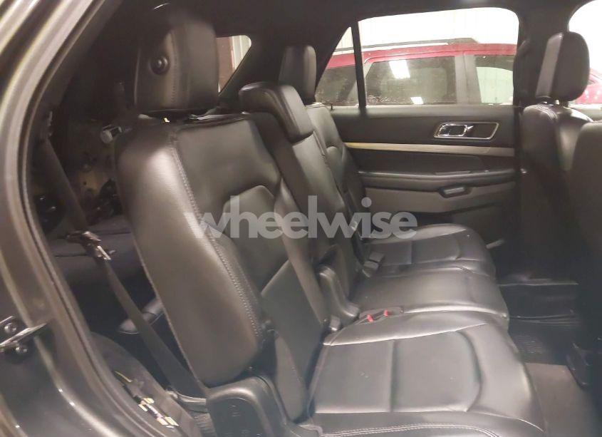 Photo 8 of 2018 Ford Explorer XLT (VIN 1FM5K8D89JGB37117)