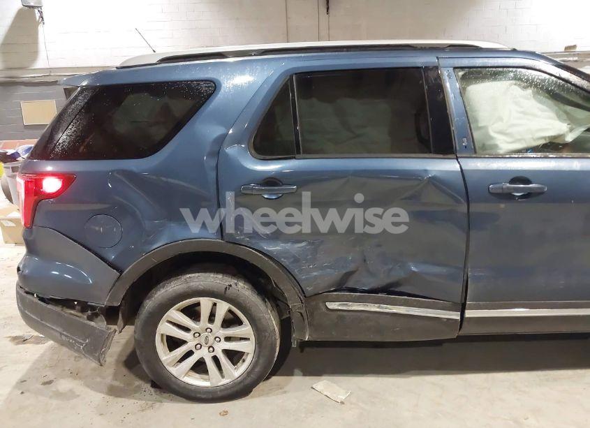 Photo 6 of 2018 Ford Explorer XLT (VIN 1FM5K8D89JGB73695)