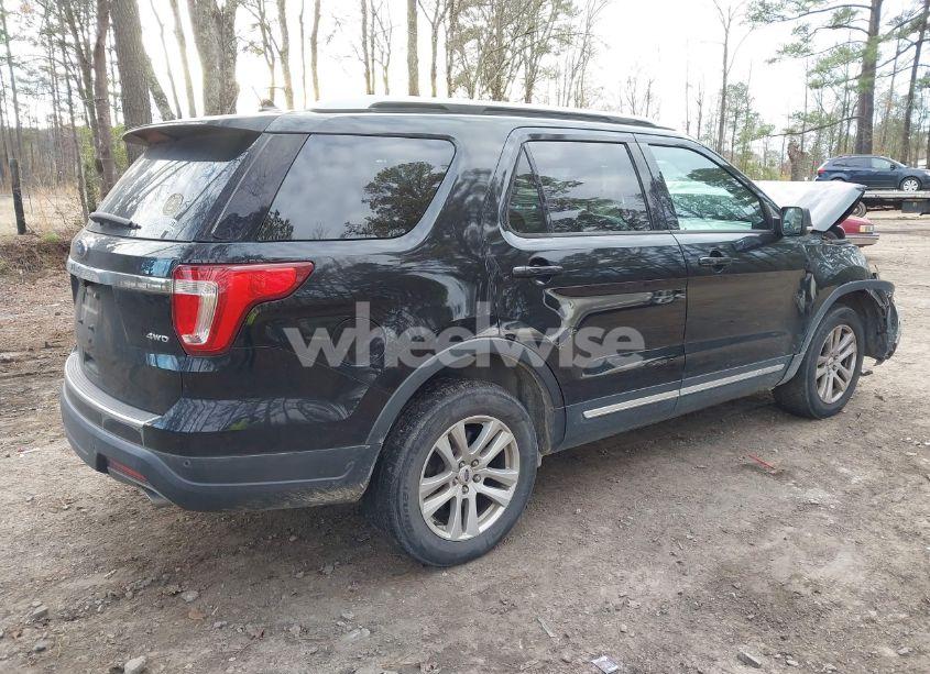 Photo 4 of 2018 Ford Explorer XLT (VIN 1FM5K8D89JGB75737)