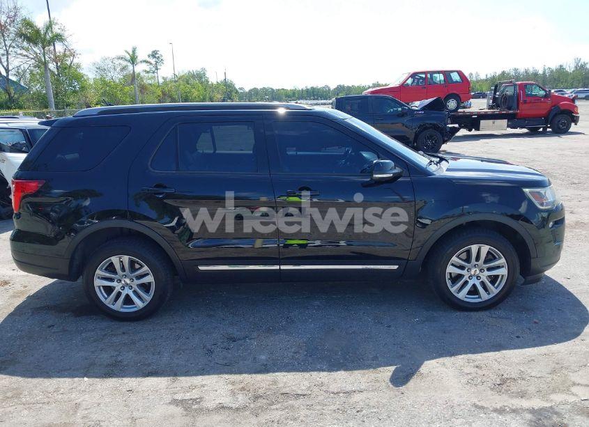 Photo 13 of 2018 Ford Explorer XLT (VIN 1FM5K8D89JGC38674)