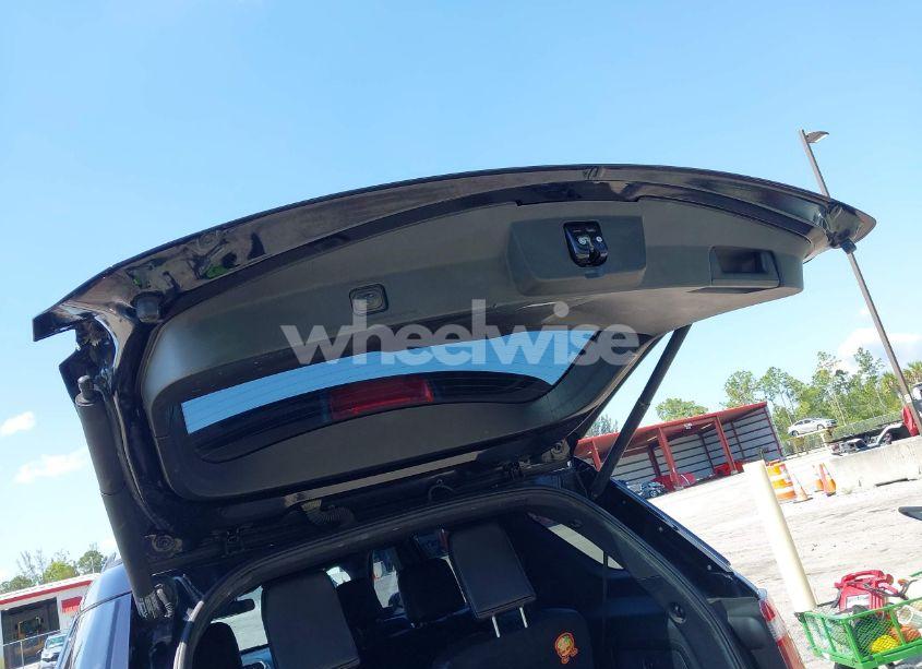 Photo 17 of 2018 Ford Explorer XLT (VIN 1FM5K8D89JGC38674)