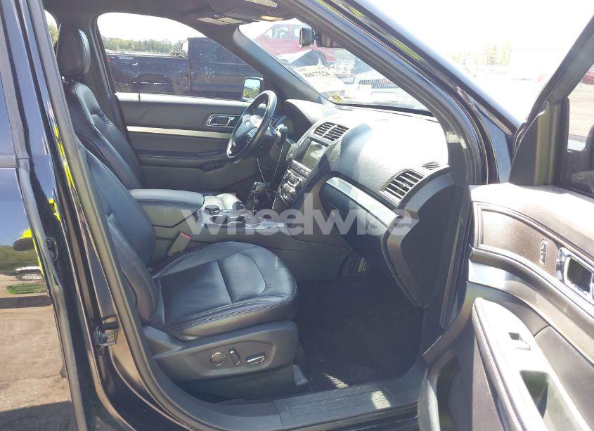 Photo 5 of 2018 Ford Explorer XLT (VIN 1FM5K8D89JGC38674)