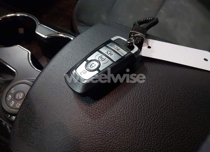 Photo 11 of 2018 Ford Explorer XLT (VIN 1FM5K8D89JGC40408)