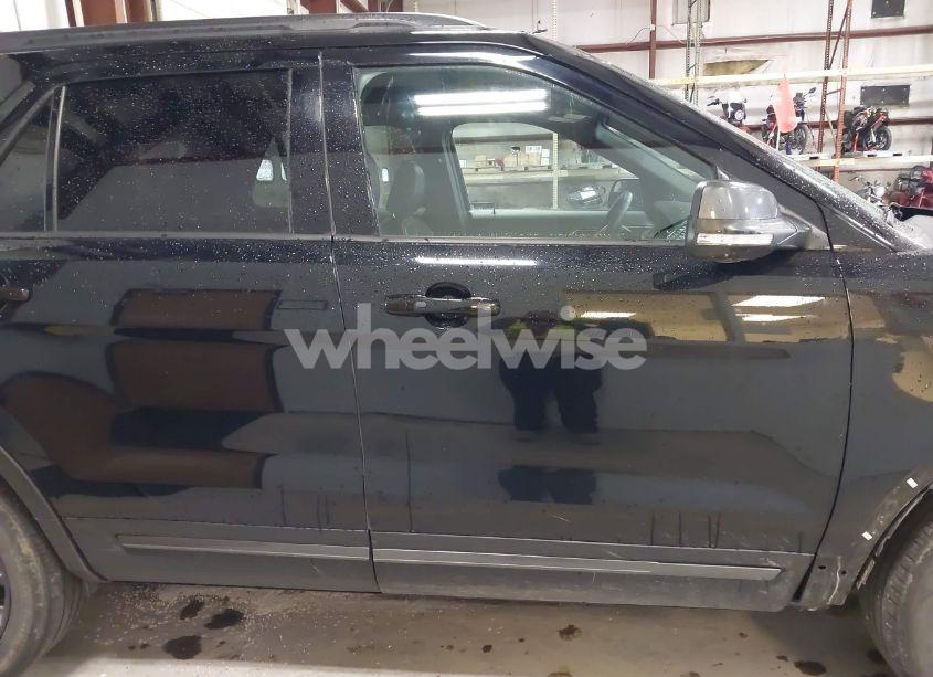 Photo 14 of 2018 Ford Explorer XLT (VIN 1FM5K8D89JGC40408)