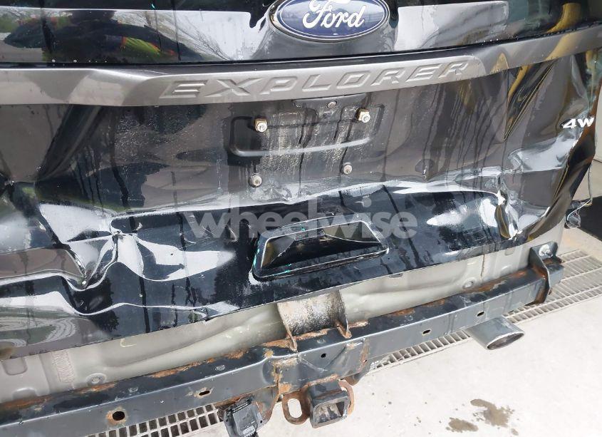 Photo 18 of 2018 Ford Explorer XLT (VIN 1FM5K8D89JGC40408)