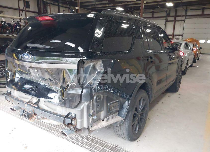 Photo 4 of 2018 Ford Explorer XLT (VIN 1FM5K8D89JGC40408)