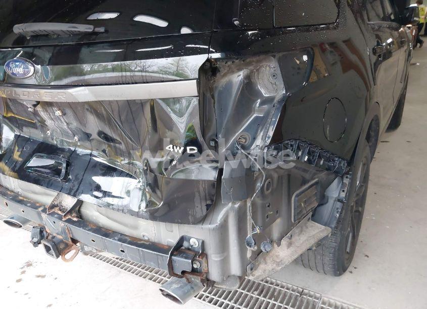 Photo 6 of 2018 Ford Explorer XLT (VIN 1FM5K8D89JGC40408)