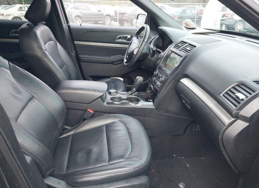 Photo 5 of 2018 Ford Explorer XLT (VIN 1FM5K8D89JGC79189)