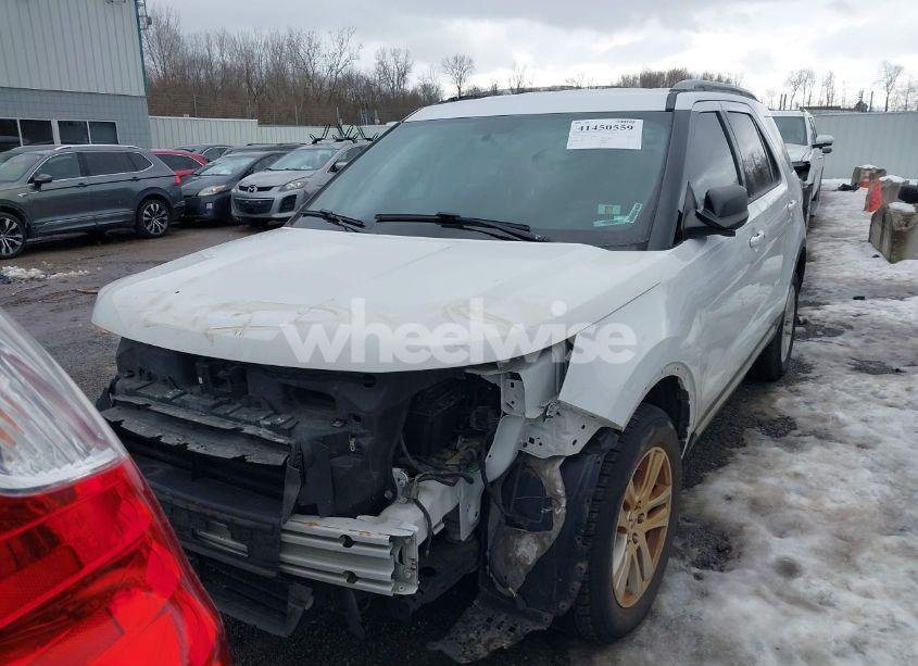 Photo 12 of 2019 Ford Explorer XLT (VIN 1FM5K8D89KGA13334)