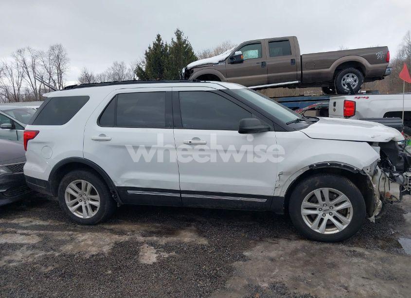 Photo 13 of 2019 Ford Explorer XLT (VIN 1FM5K8D89KGA13334)