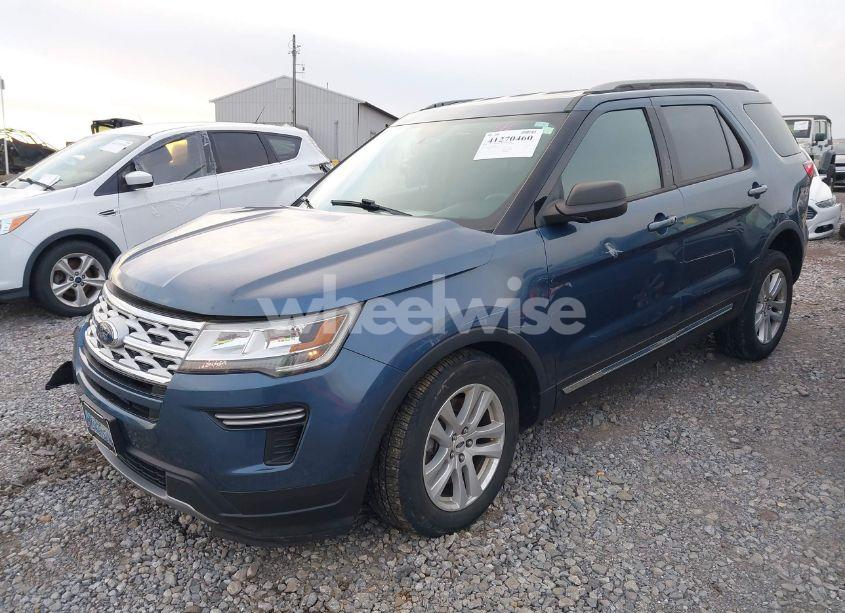 Photo 2 of 2019 Ford Explorer XLT (VIN 1FM5K8D89KGA21529)