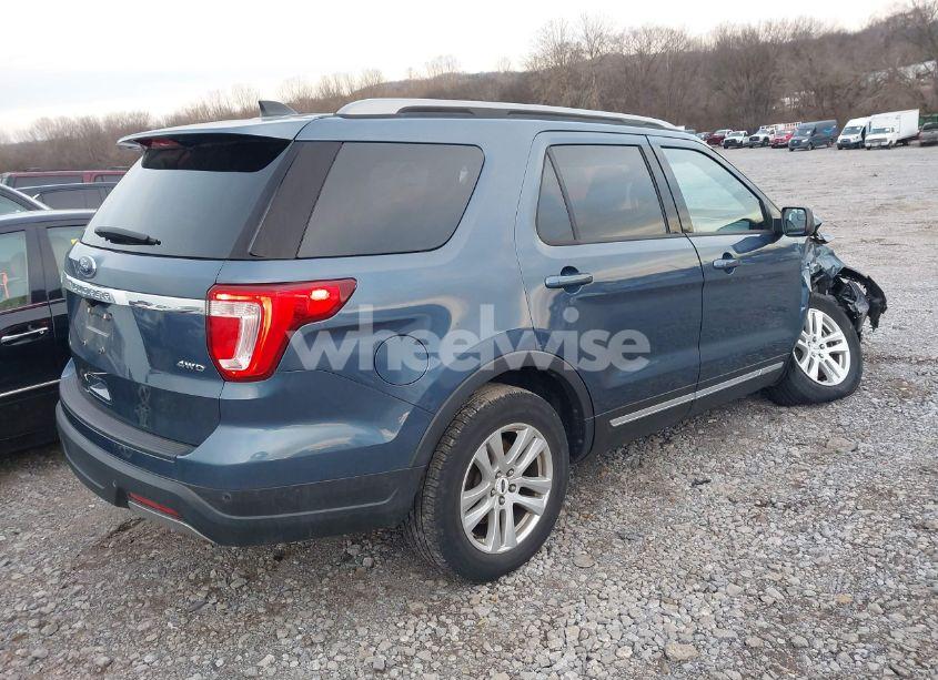 Photo 4 of 2019 Ford Explorer XLT (VIN 1FM5K8D89KGA21529)
