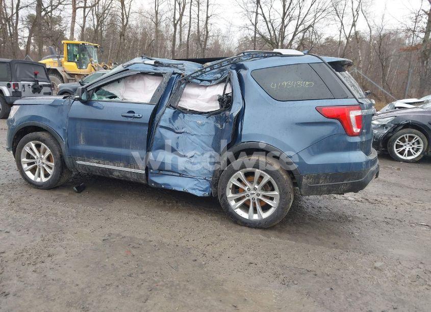Photo 3 of 2019 Ford Explorer XLT (VIN 1FM5K8D89KGA27251)