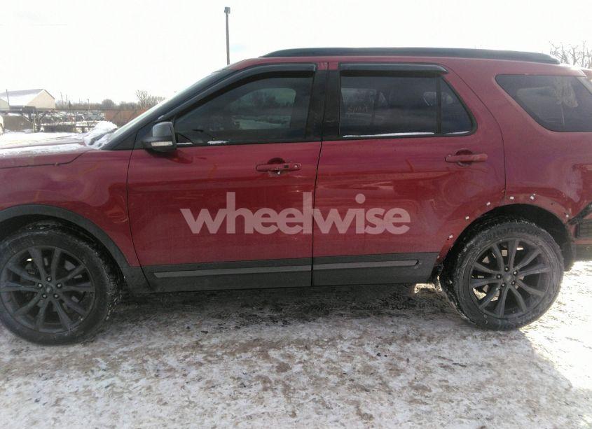 Photo 14 of 2019 Ford Explorer XLT (VIN 1FM5K8D89KGA59326)