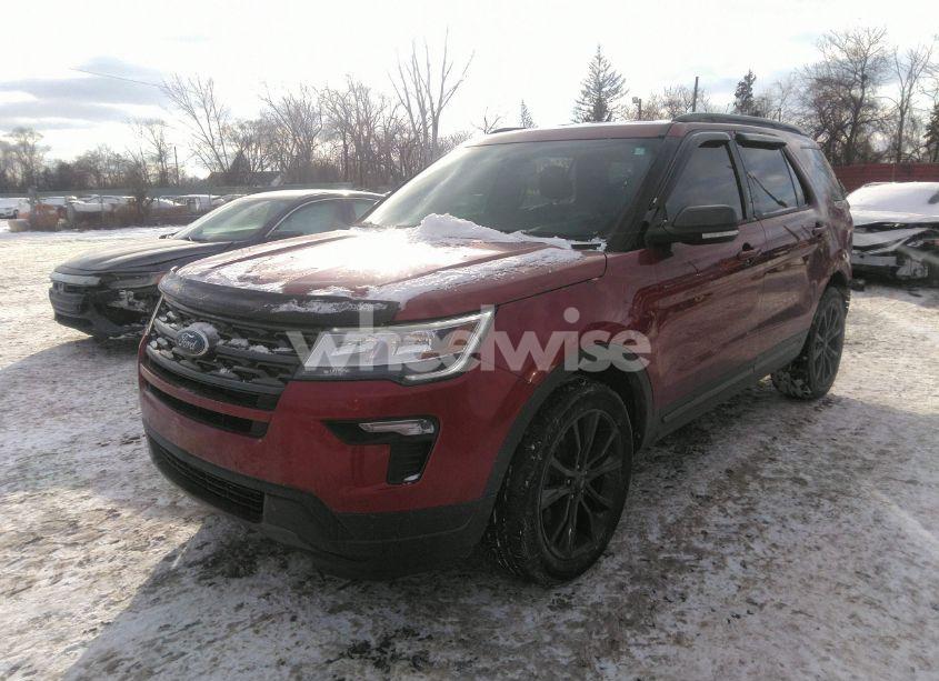 Photo 2 of 2019 Ford Explorer XLT (VIN 1FM5K8D89KGA59326)