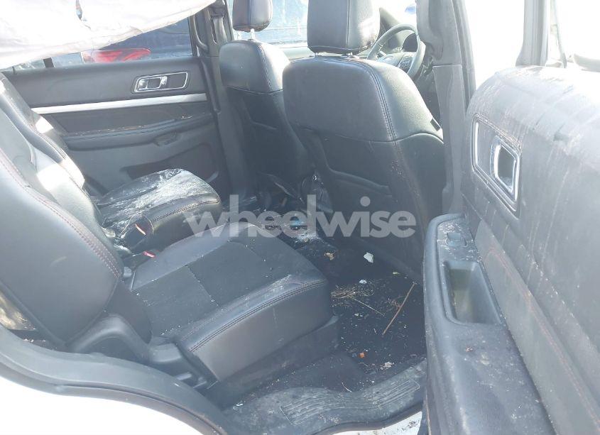 Photo 8 of 2019 Ford Explorer XLT (VIN 1FM5K8D89KGA95422)