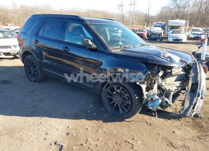 2019 Ford Explorer XLT (VIN 1FM5K8D89KGB33568) main photo